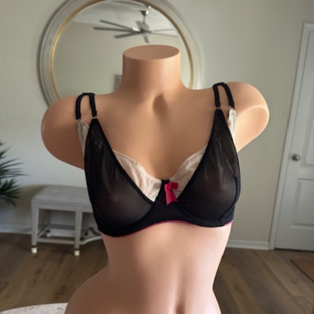 34E/DD bra  black and cream